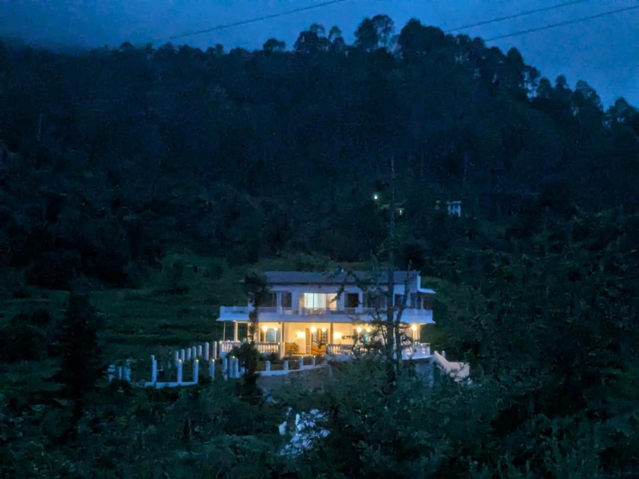 Brook Cottage Champawat Luaran gambar