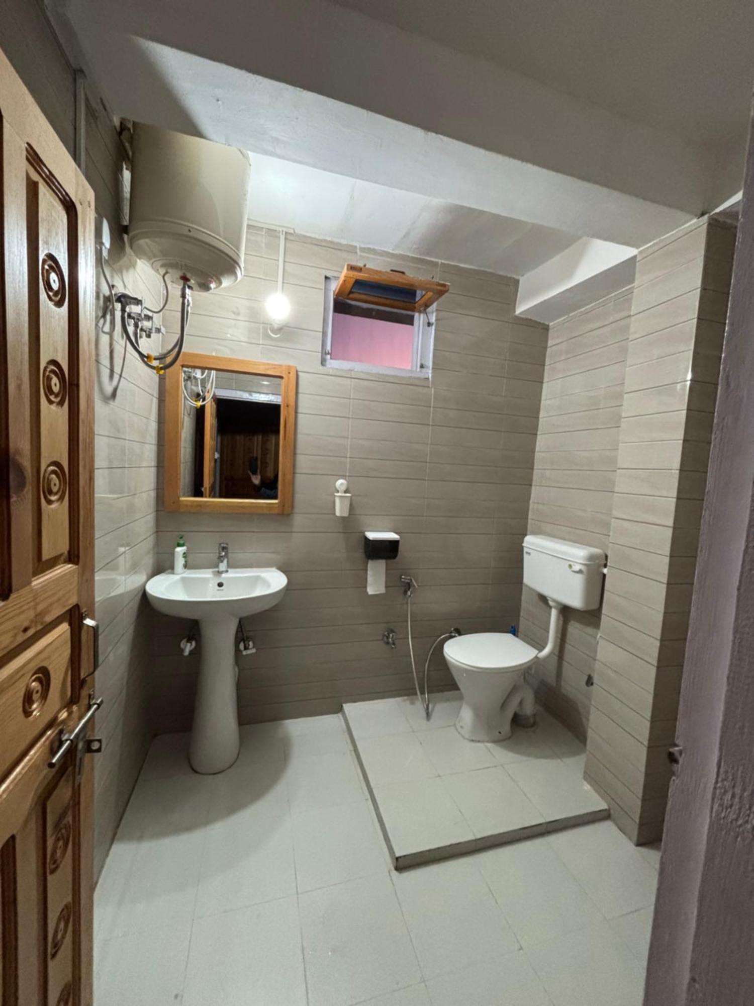 Brook Cottage Champawat Luaran gambar